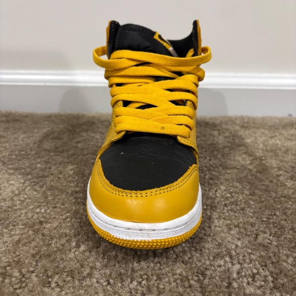 Women’s Air Jordan 1 Retro High OG “Pollen” - Picture 4 of 6